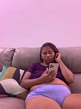 Snapshot of madell chatting on 05-29-26, 11:58 madell online show from 05-29-26, 11:58