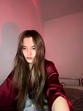 Snapshot of RayWillliams chatting on 11-18-25, 11:58 RayWillliams online show from 11-18-25, 11:58