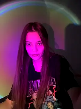 Snapshot of RayWillliams chatting on 11-19-25, 12:05 RayWillliams online show from 11-19-25, 12:05