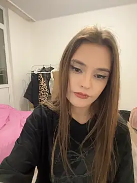 Snapshot of RayWillliams chatting on 11-29-25, 12:02 RayWillliams online show from 11-29-25, 12:02