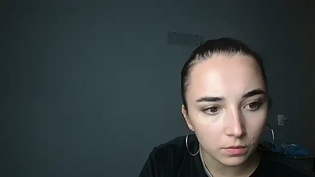 Eva Gloryy online show from 10-31-25, 11:17