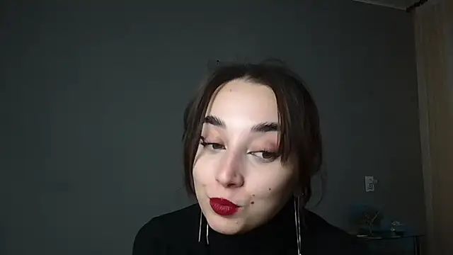 Eva Gloryy online show from 12-16-25, 01:27