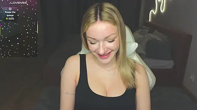 Snapshot of MargaretSweet1 chatting on 05-12-26, 01:14 MargaretSweet1 online show from 05-12-26, 01:14