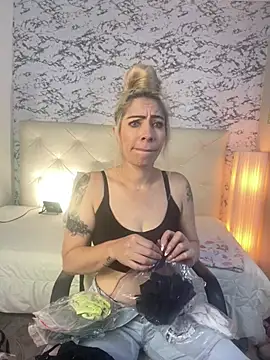 viktoria davis  online show from 01-27-25, 08:39