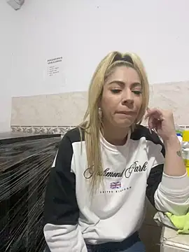 viktoria davis  online show from 02-05-25, 01:58