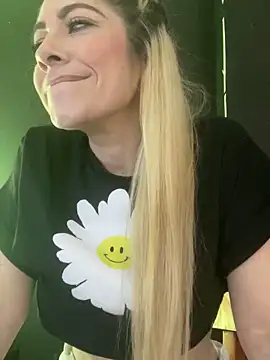 viktoria davis  online show from 03-11-25, 01:05