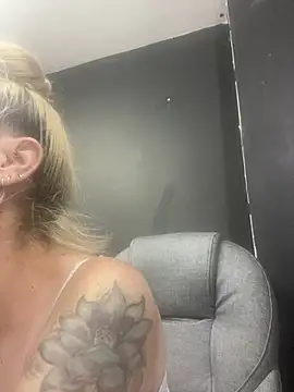 viktoria davis  online show from 03-13-25, 11:05