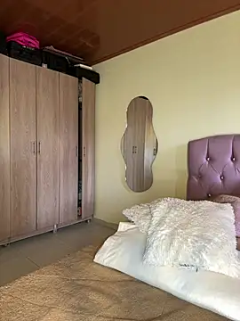 zoe storm online show from 04-11-26, 06:23