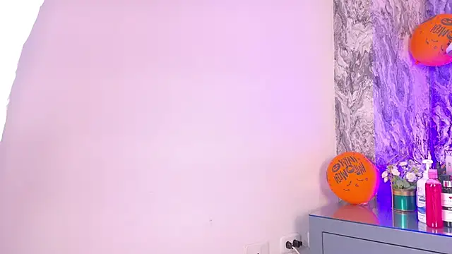 Snapshot of Pocahontas_BGB chatting on 10-28-25, 08:22 Pocahontas BGB online show from 10-28-25, 08:22