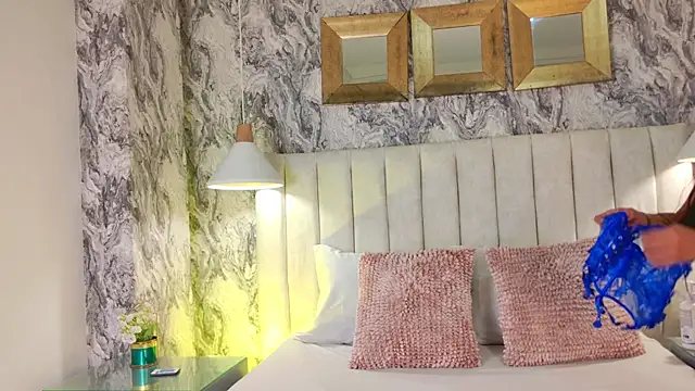 Snapshot of Pocahontas_BGB chatting on 12-02-25, 08:15 Pocahontas BGB online show from 12-02-25, 08:15