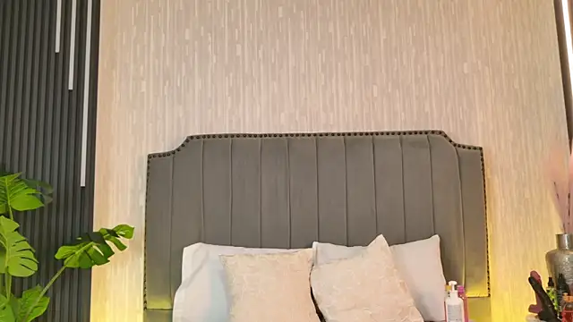 Snapshot of Pocahontas_BGB chatting on 12-13-25, 08:36 Pocahontas BGB online show from 12-13-25, 08:36