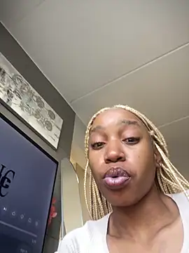 Snapshot of Go_Meg chatting on 10-07-25, 02:36 Go Meg online show from 10-07-25, 02:36