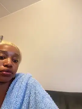 Snapshot of Go_Meg chatting on 11-04-25, 03:27 Go Meg online show from 11-04-25, 03:27