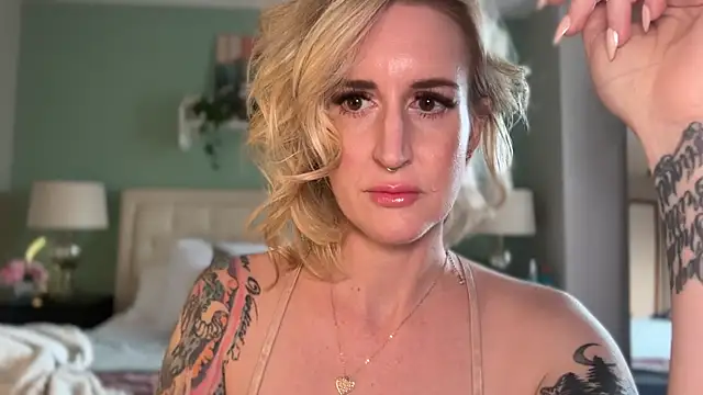 Officiallyonlytams online show from 03-08-26, 05:17