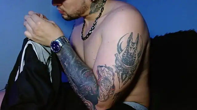 Snapshot of Lliam_2 chatting on 09-26-25, 04:05 Lliam 2 online show from 09-26-25, 04:05