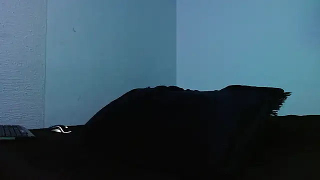 Snapshot of Lliam_2 chatting on 09-27-25, 05:23 Lliam 2 online show from 09-27-25, 05:23