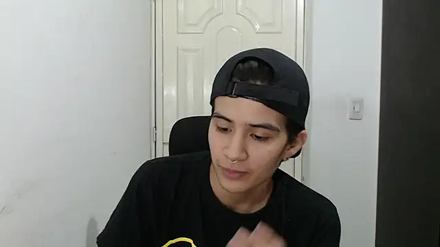 Snapshot of Dha_lia0 chatting on 01-20-25, 01:28 Dha lia0 online show from 01-20-25, 01:28