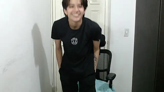 Snapshot of Dha_lia0 chatting on 01-23-25, 03:26 Dha lia0 online show from 01-23-25, 03:26