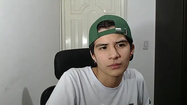 Snapshot of Dha_lia0 chatting on 01-24-25, 03:22 Dha lia0 online show from 01-24-25, 03:22