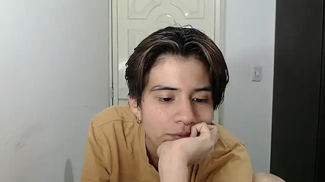 Snapshot of Dha_lia0 chatting on 01-26-25, 01:20 Dha lia0 online show from 01-26-25, 01:20