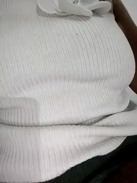 Snapshot of tasty_Chocobaar chatting on 11-23-25, 02:39 tasty Chocobaar online show from 11-23-25, 02:39