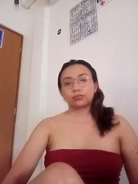 Snapshot of criscrispdv chatting on 03-07-26, 11:24 criscrispdv online show from 03-07-26, 11:24