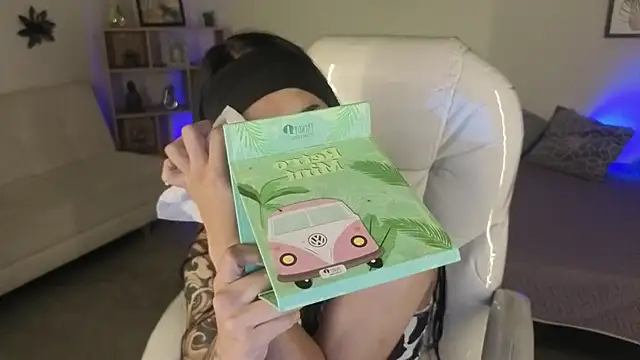 Nicole Foxx  online show from 10-12-25, 06:18