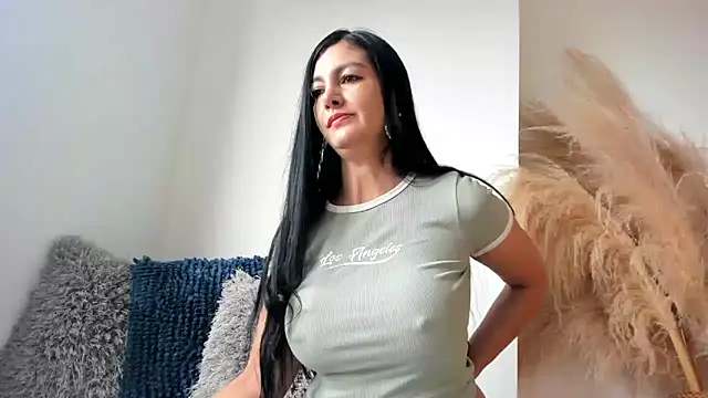 sofhia daniels online show from 09-16-25, 01:23