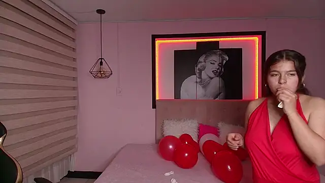 Kitten Cam online show from 02-14-25, 01:08