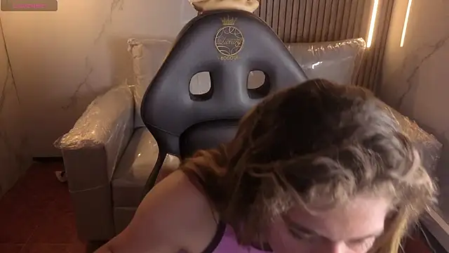 Kitten Cam online show from 12-16-25, 01:54