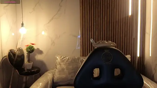 Kitten Cam online show from 04-18-26, 03:10