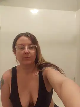 TattedMamaXOXO online show from 02-01-25, 06:40