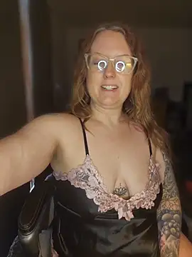 TattedMamaXOXO online show from 04-17-26, 05:27