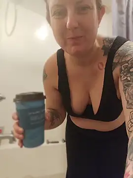 TattedMamaXOXO online show from 04-27-26, 02:04