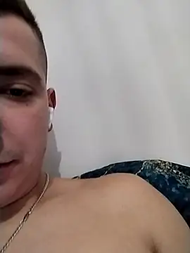 Pesos17 online show from 09-28-25, 03:23