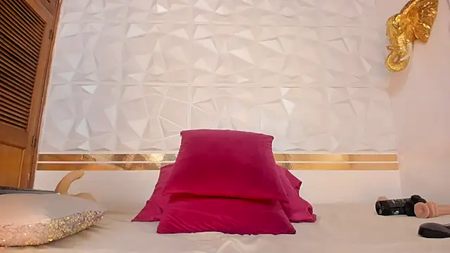 Sara Collinnss online show from 03-27-26, 11:54