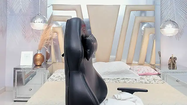 LIA SWAN  online show from 01-27-25, 03:15