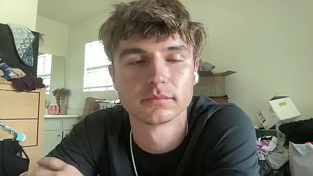 Snapshot of ryan_28747 chatting on 05-12-26, 10:29 ryan 28747 online show from 05-12-26, 10:29