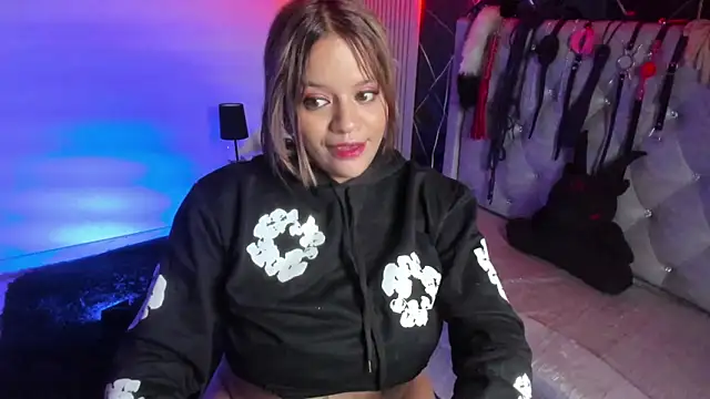 victoria  floyd online show from 12-22-25, 03:31