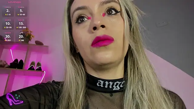 RayaCarr  online show from 01-20-25, 01:53