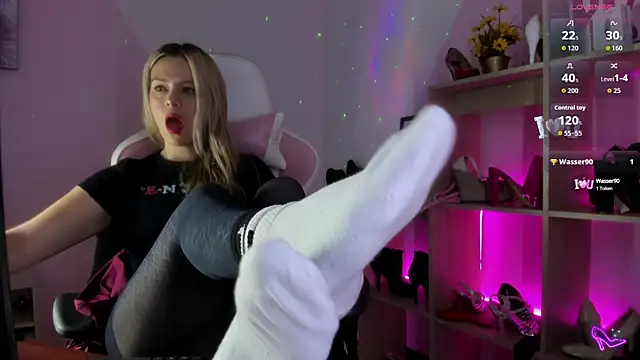 RayaCarr  online show from 09-10-25, 02:06