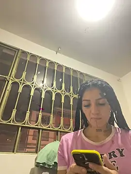 Molly bishop online show from 02-06-25, 01:49