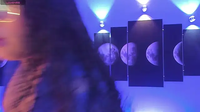 Snapshot of tatii_moon chatting on 03-02-25, 03:34 tatii moon online show from 03-02-25, 03:34