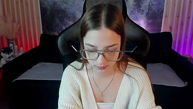 Snapshot of PamBeesly chatting on 01-29-25, 08:08 PamBeesly online show from 01-29-25, 08:08