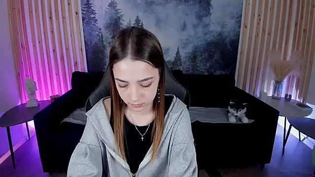 Snapshot of PamBeesly chatting on 03-14-25, 11:23 PamBeesly online show from 03-14-25, 11:23