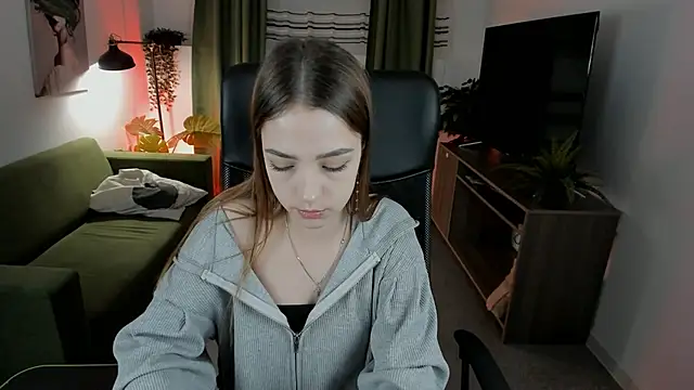 Snapshot of PamBeesly chatting on 03-16-25, 08:32 PamBeesly online show from 03-16-25, 08:32