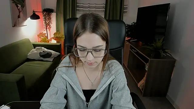 Snapshot of PamBeesly chatting on 03-16-25, 03:17 PamBeesly online show from 03-16-25, 03:17