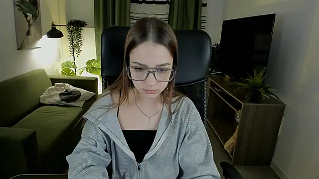 Snapshot of PamBeesly chatting on 03-19-25, 02:35 PamBeesly online show from 03-19-25, 02:35
