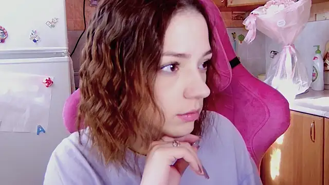 PamBeesly online show from 02-19-26, 09:27