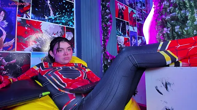 Snapshot of Zoe_Cheshire chatting on 02-02-25, 03:54 Zoe Cheshire online show from 02-02-25, 03:54